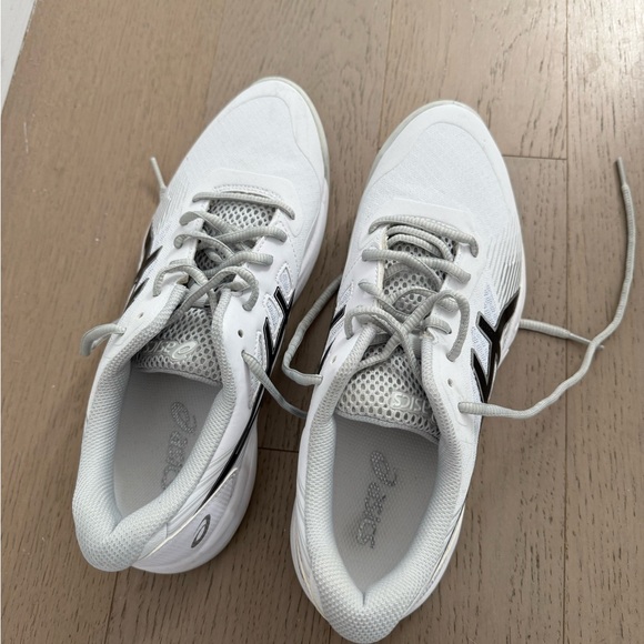 ASICS Gel Game 8 Sneakers in White & Black - Picture 4 of 7